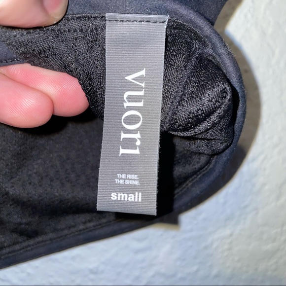 NWOT Vuori Women’s Yosemite Bra in Black Camo Various Sizes - Picture 6 of 9